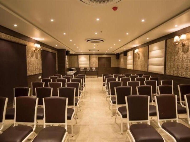 Hotel Virgo Sumeru ภาวนาการ์ ภายนอก รูปภาพ