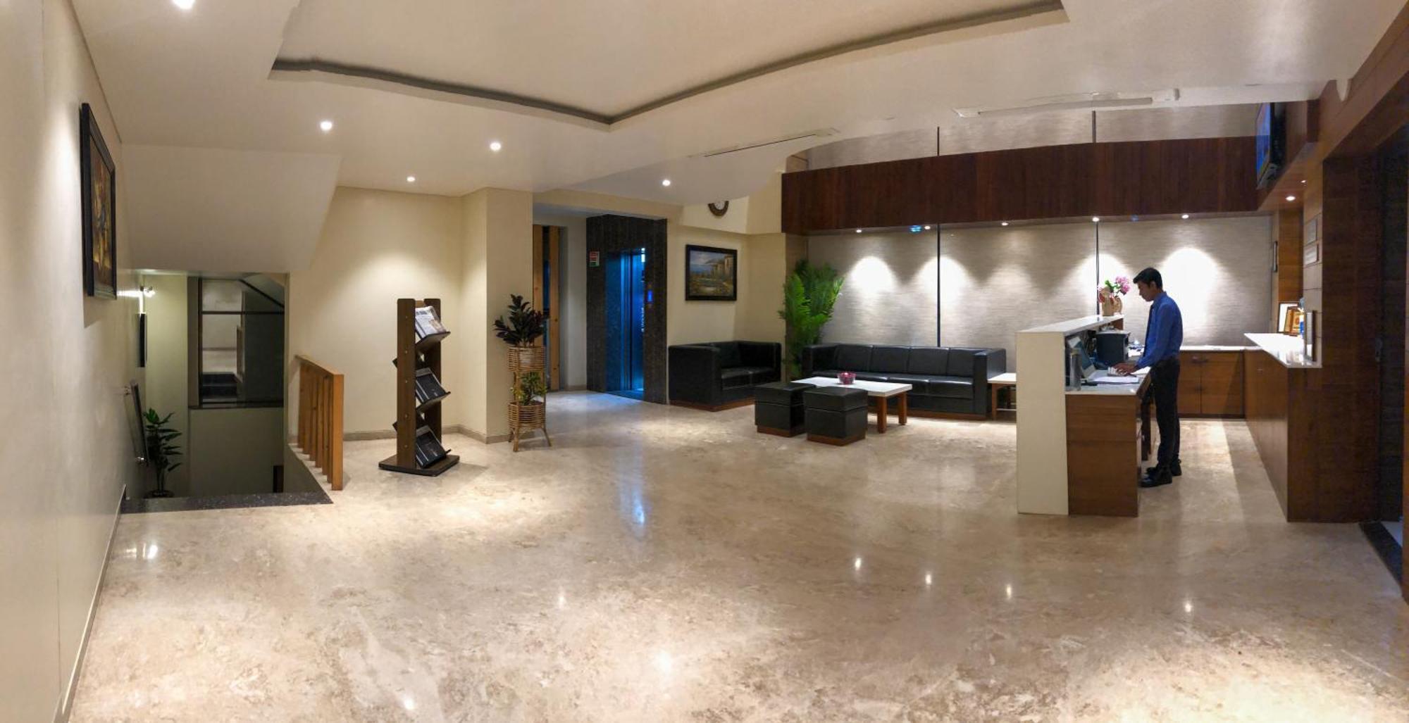 Hotel Virgo Sumeru ภาวนาการ์ ภายนอก รูปภาพ