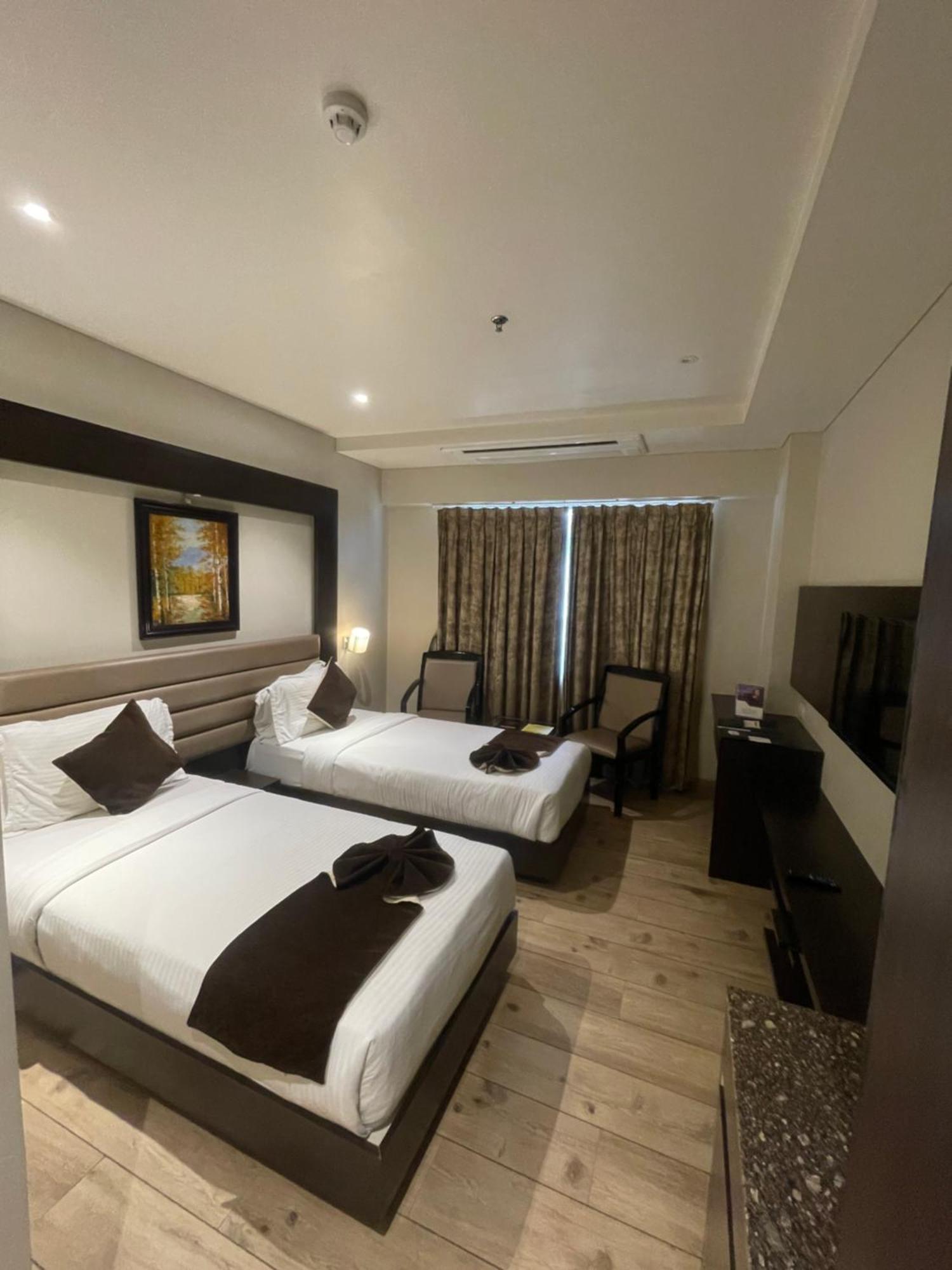 Hotel Virgo Sumeru ภาวนาการ์ ภายนอก รูปภาพ