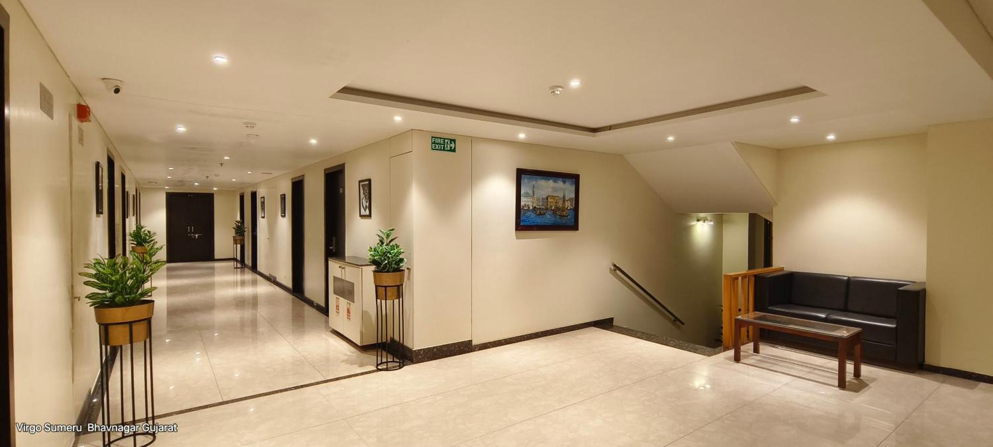 Hotel Virgo Sumeru ภาวนาการ์ ภายนอก รูปภาพ