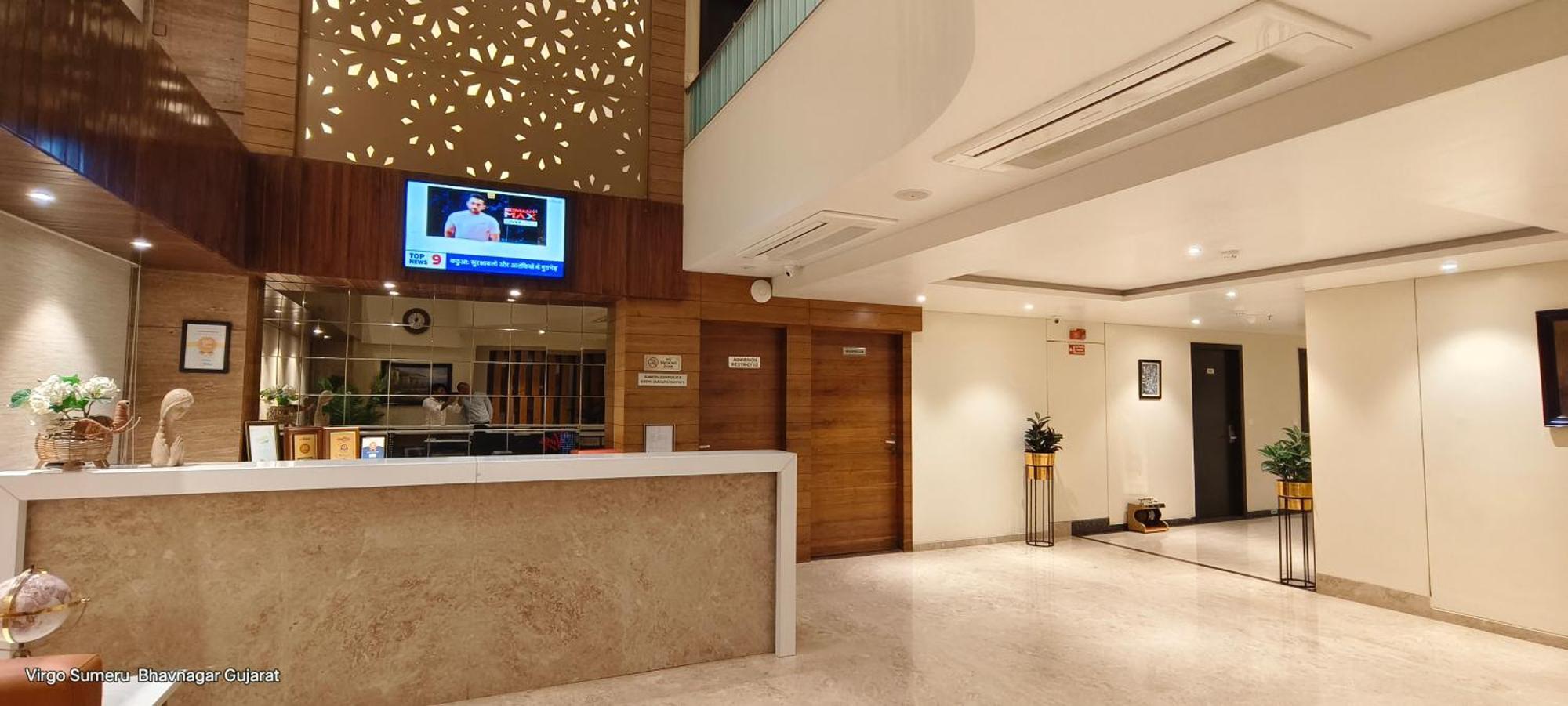 Hotel Virgo Sumeru ภาวนาการ์ ภายนอก รูปภาพ